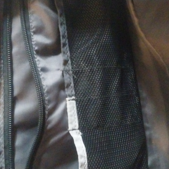 THE NORTH FACE Jester Commuter School Laptop Backpack Grey Black - Picture 6 of 9